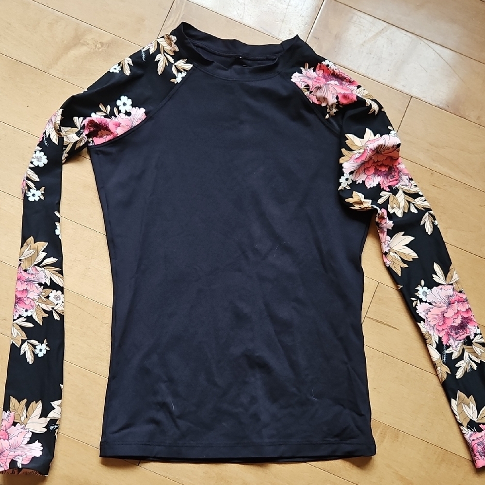 Fitted Black Long Sleeve Billabong Rash Guard